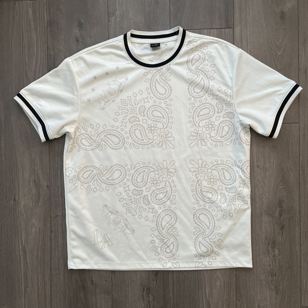 Bershka T Shirt Mens M White Paisley